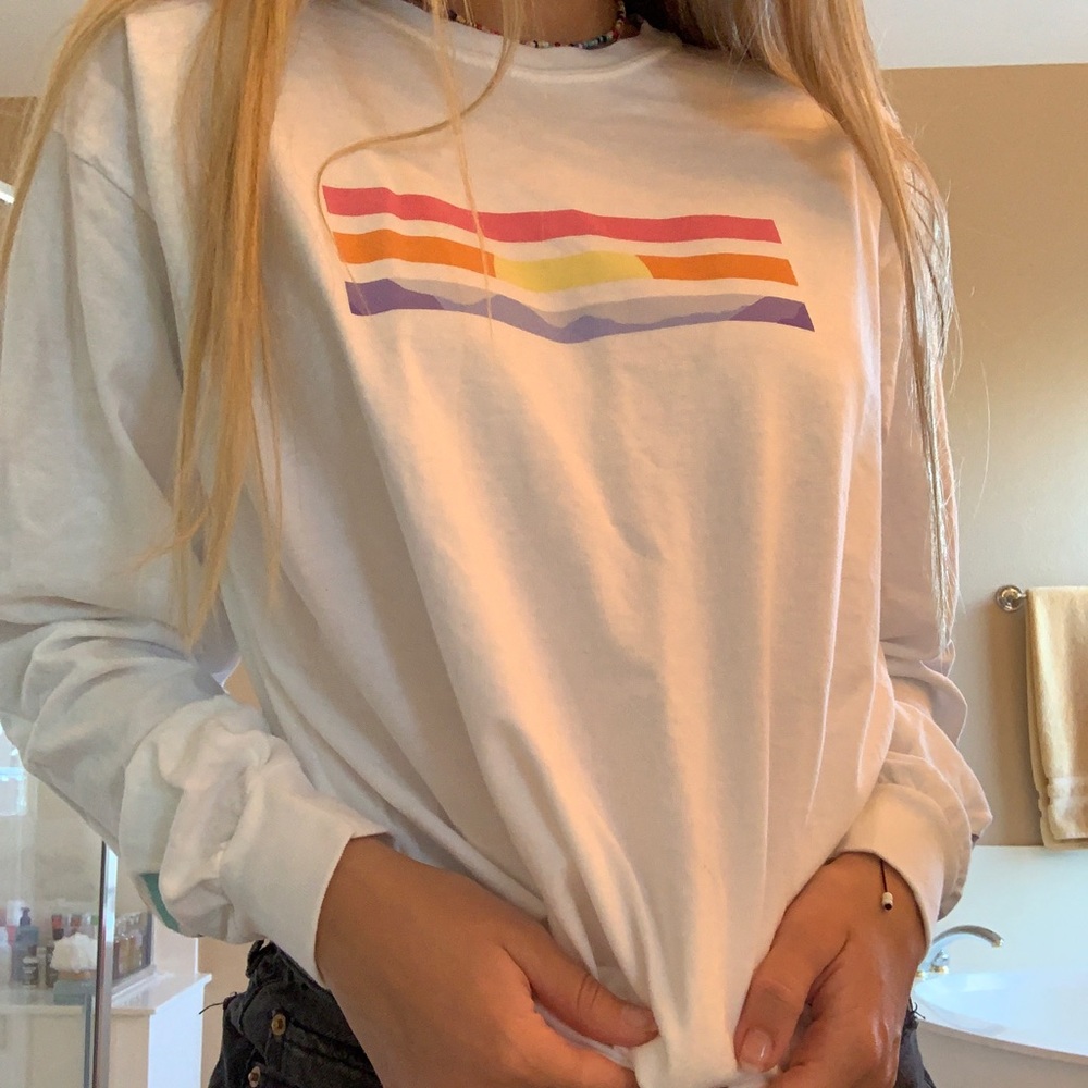 surfaces horizons white long sleeve tee